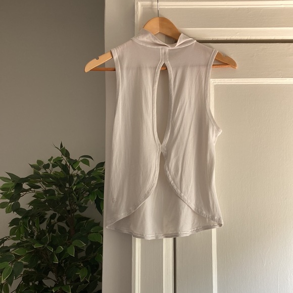 Lululemon Twist and Reach Mock Neck Tank - Picture 2 of 6